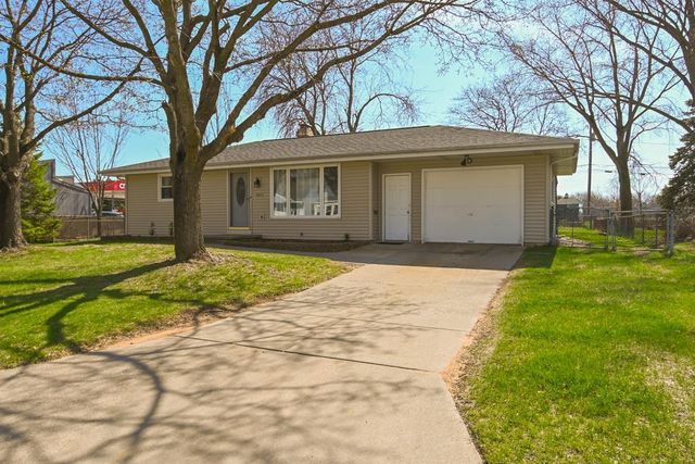 1593 BOND COURT, Green Bay, WI 54303