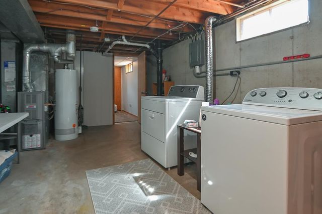 1593 BOND COURT, Green Bay, WI 54303
