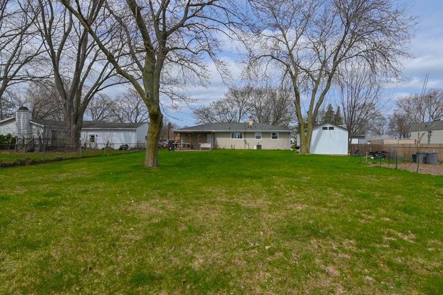 1593 BOND COURT, Green Bay, WI 54303