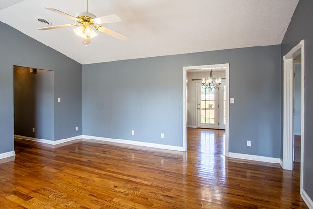 1206 Maple Hill Drive, Somerset, KY 42503