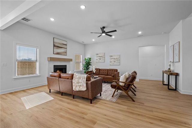 7000 SW Orange Avenue, Bentonville, AR 72713