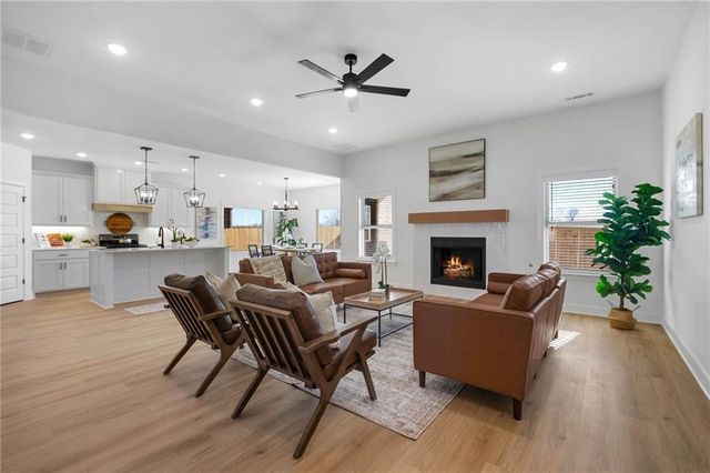 7000 SW Orange Avenue, Bentonville, AR 72713