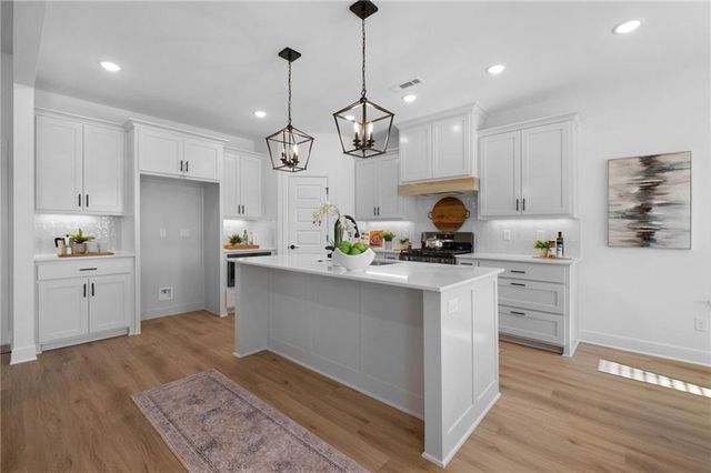 7000 SW Orange Avenue, Bentonville, AR 72713