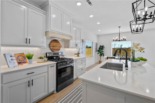 7000 SW Orange Avenue, Bentonville, AR 72713