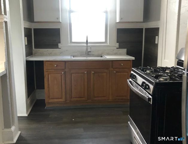 570 Broad Street, Meriden, CT 06450