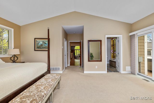 1427 Spaulding Avenue Se, Cascade Twp, MI 49546