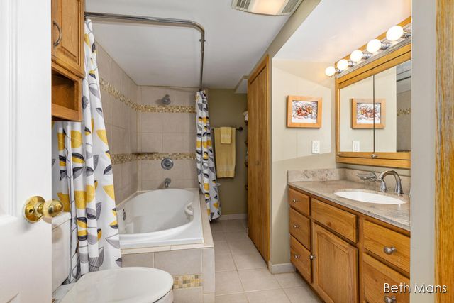 1427 Spaulding Avenue Se, Cascade Twp, MI 49546