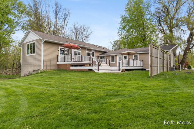 1427 Spaulding Avenue Se, Cascade Twp, MI 49546