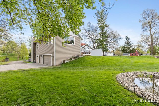 1427 Spaulding Avenue Se, Cascade Twp, MI 49546