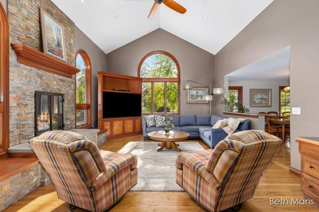 1427 Spaulding Avenue Se, Cascade Twp, MI 49546
