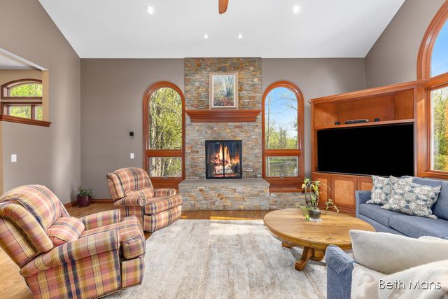 1427 Spaulding Avenue Se, Cascade Twp, MI 49546