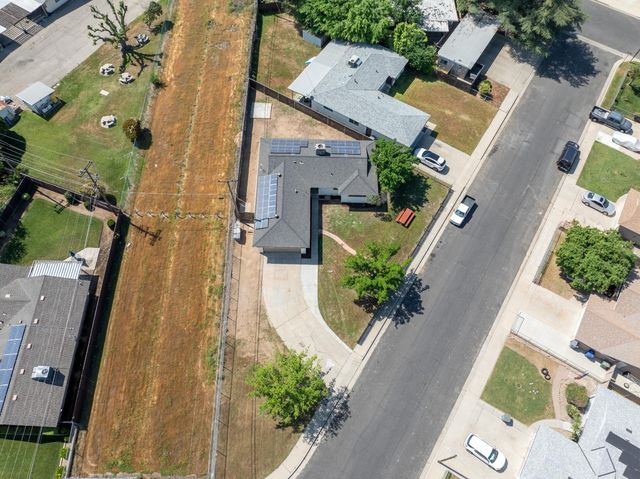 134 10th Street, Clovis, CA 93612