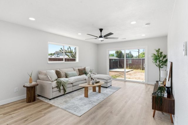 134 10th Street, Clovis, CA 93612