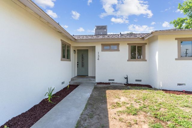 134 10th Street, Clovis, CA 93612