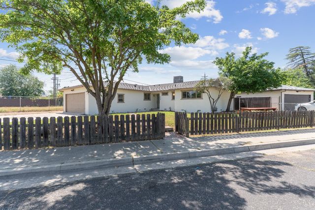 134 10th Street, Clovis, CA 93612