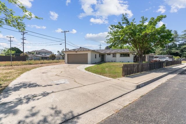 134 10th Street, Clovis, CA 93612