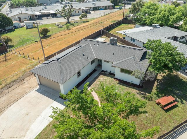 134 10th Street, Clovis, CA 93612