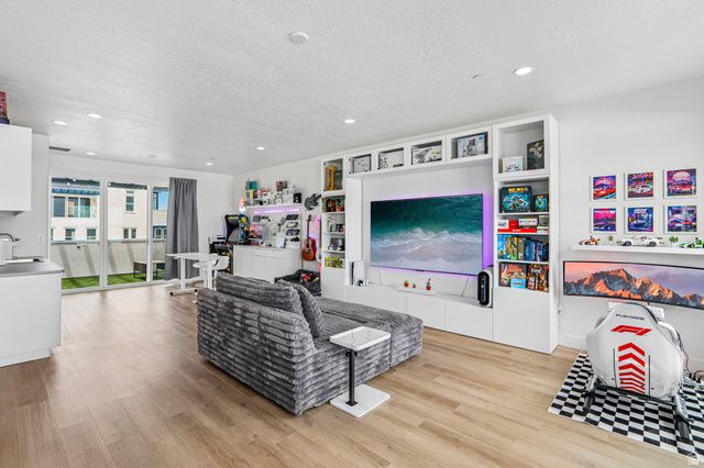 5297 W CENTER FIELD DR, South Jordan, UT 84009
