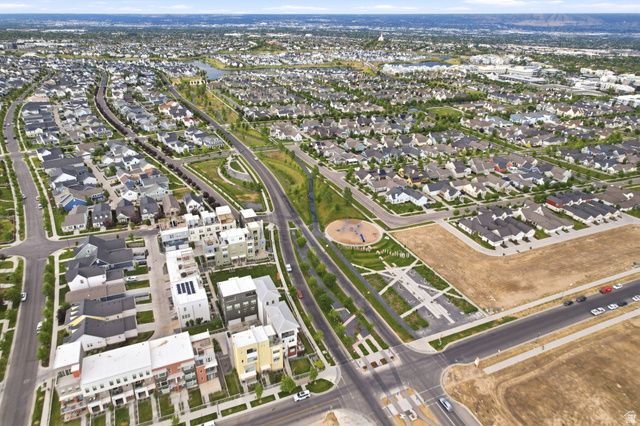 5297 W CENTER FIELD DR, South Jordan, UT 84009