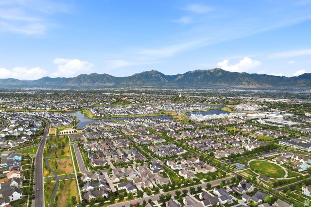 5297 W CENTER FIELD DR, South Jordan, UT 84009