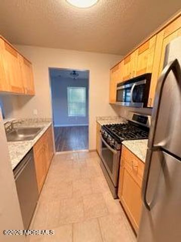 307 Owls Nest Court, Jackson, NJ 08527