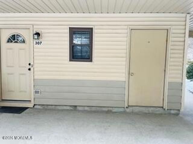 307 Owls Nest Court, Jackson, NJ 08527