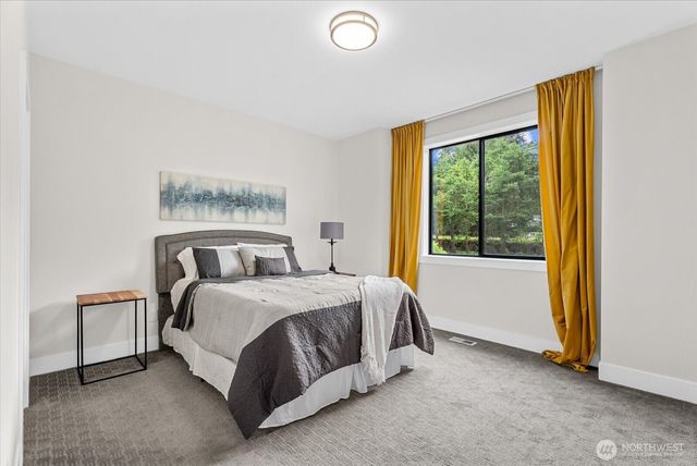 13529 Cascadian Way, Everett, WA 98208