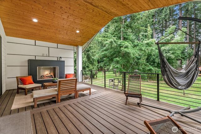 13529 Cascadian Way, Everett, WA 98208