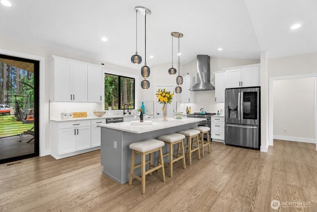 13529 Cascadian Way, Everett, WA 98208