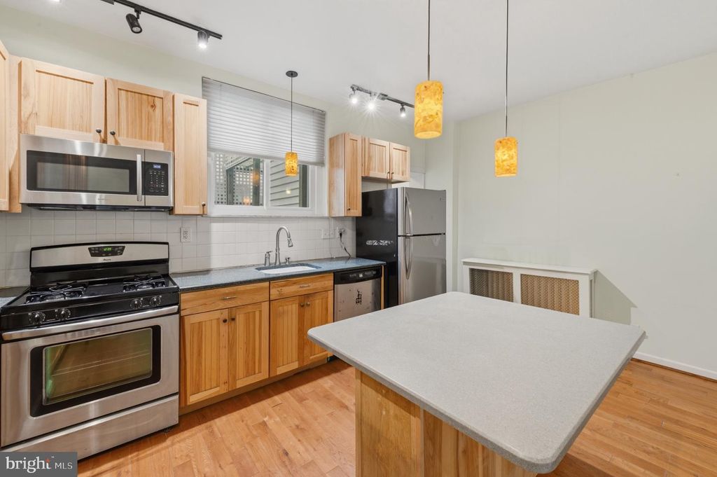 608 LEAGUE ST, PHILADELPHIA, PA 19147 — photo 5