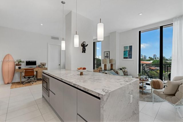 1030 15th St PH3, Miami Beach, FL 33139