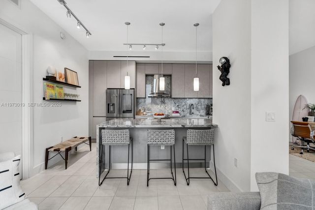 1030 15th St PH3, Miami Beach, FL 33139