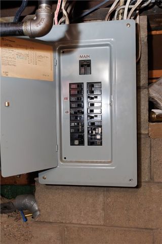 813 Green St, California, PA 15419