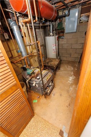 813 Green St, California, PA 15419