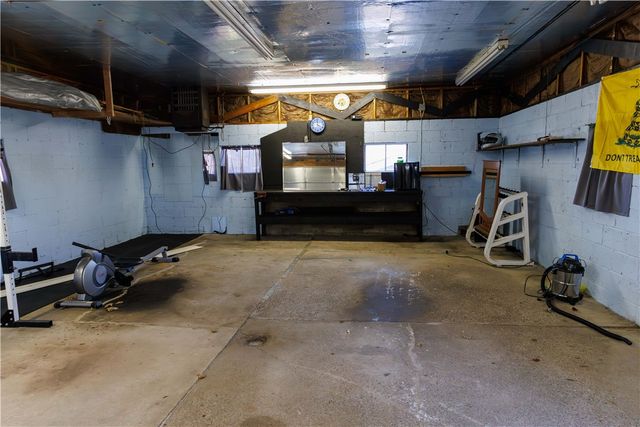 813 Green St, California, PA 15419