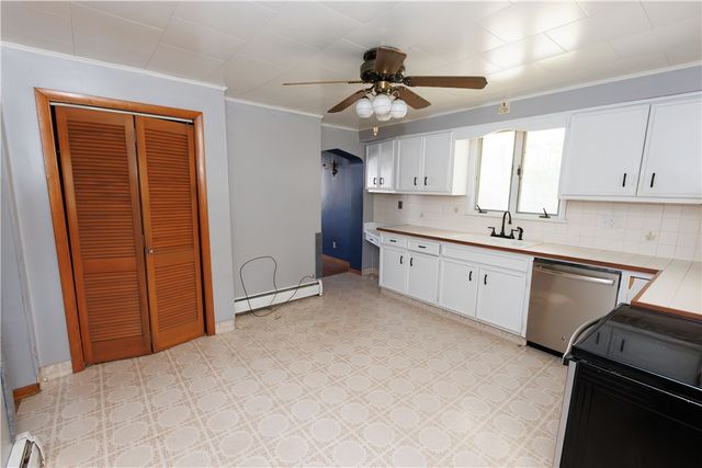 813 Green St, California, PA 15419