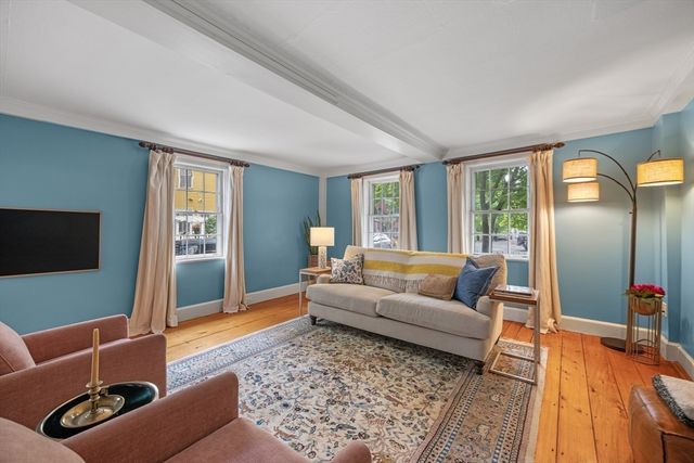 2 Andover St B, Salem, MA 01970