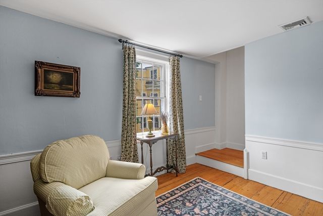 2 Andover St B, Salem, MA 01970