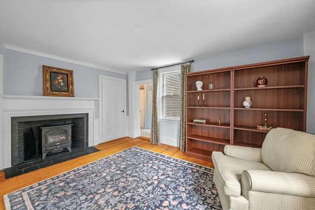 2 Andover St B, Salem, MA 01970