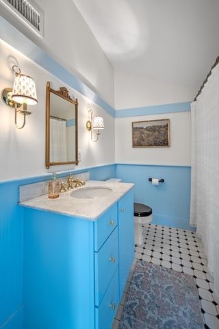 2 Andover St B, Salem, MA 01970