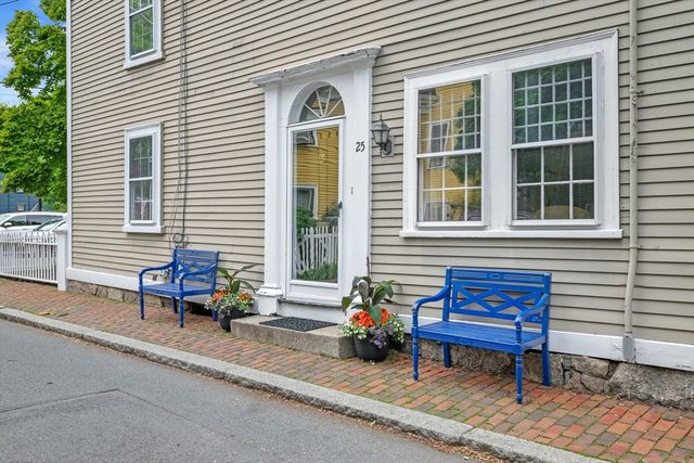 2 Andover St B, Salem, MA 01970