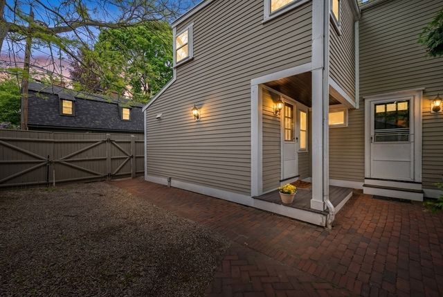 2 Andover St B, Salem, MA 01970