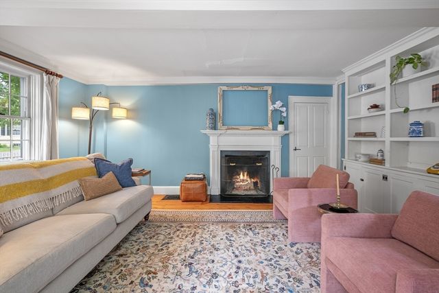 2 Andover St B, Salem, MA 01970