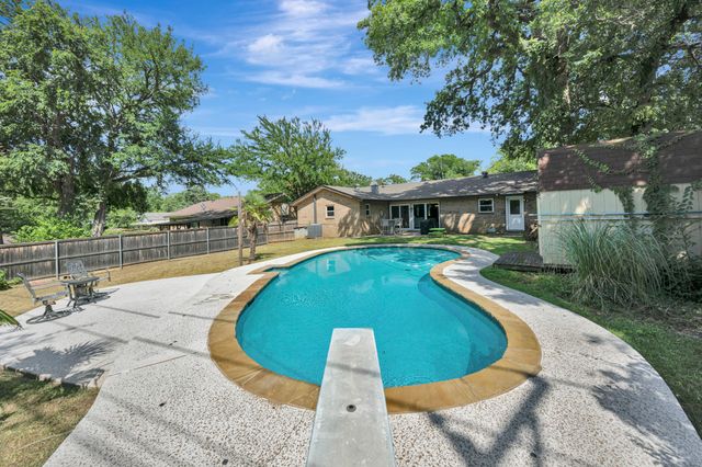 2727 Buffalo Drive, Arlington, TX 76013