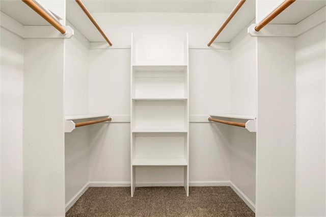 824 S Elk Lane, Bonner Springs, KS 66012