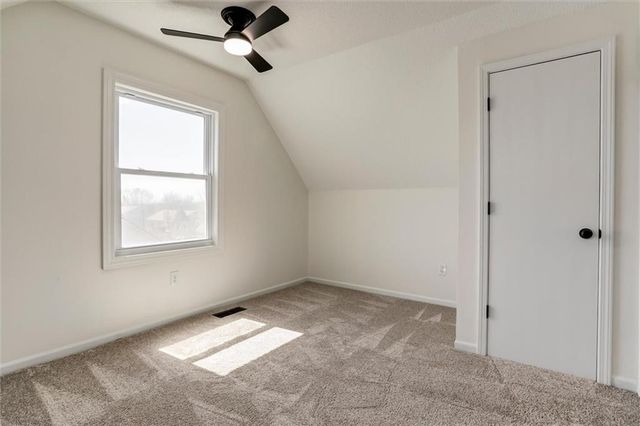 824 S Elk Lane, Bonner Springs, KS 66012