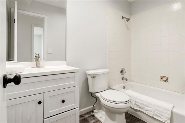 824 S Elk Lane, Bonner Springs, KS 66012