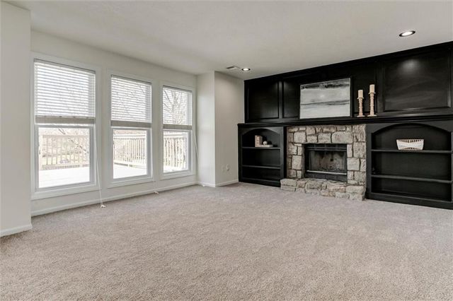 824 S Elk Lane, Bonner Springs, KS 66012