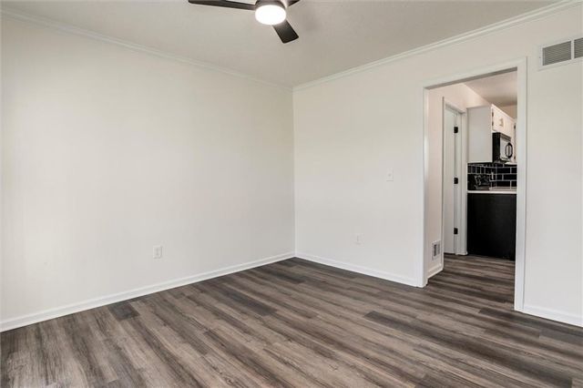 824 S Elk Lane, Bonner Springs, KS 66012