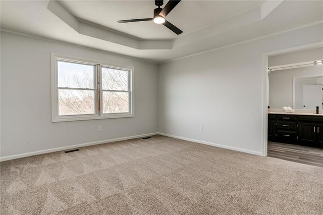 824 S Elk Lane, Bonner Springs, KS 66012